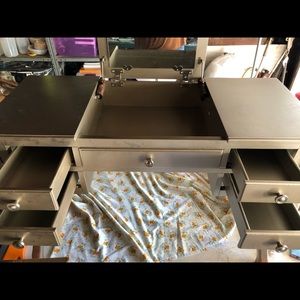 Vanity/ desk